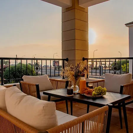 Telmar Sunrise View 100m From The Sea * Larnaca