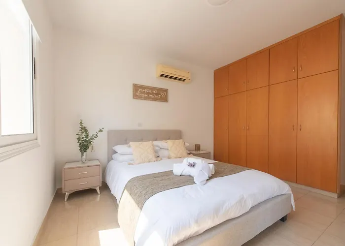 Telmar Sunrise View 100m From The Sea * Larnaca